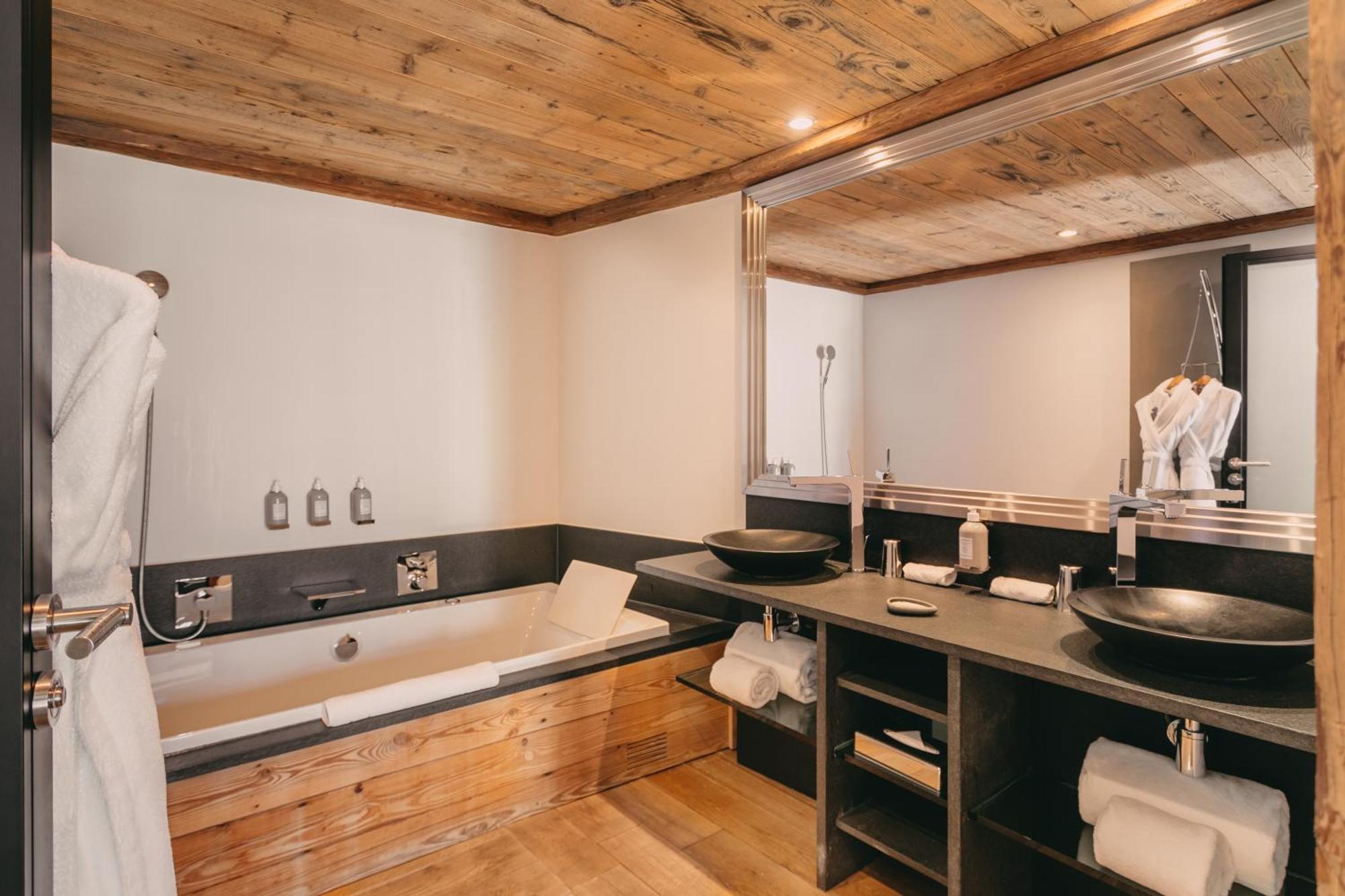 Les Suites - Maison Bouvier Тінь Екстер'єр фото